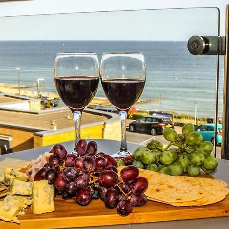 Soho Beach Apartment With Fabulous Sea View And 2 Minutes To The Beach With Free Parking And Netflix บอร์นมัธ ภายนอก รูปภาพ